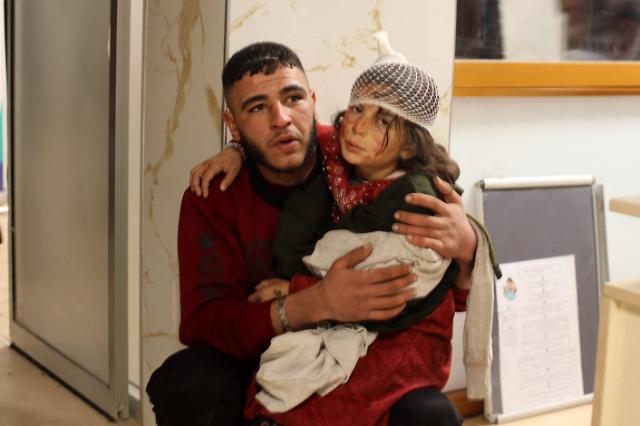 에르도안 튀르키예 대통령 지진 사망자 912명으로 늘어… 시리아 지역 합치면 최소 1300명