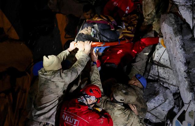 튀르키예 시리아 지진 사망자 3600명 넘어서