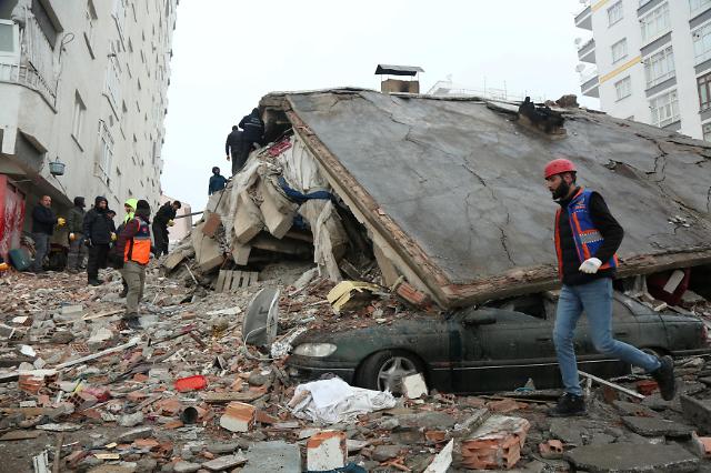 WSJ 튀르키예 지진 사망자 5000명 넘어