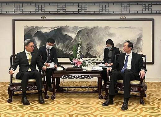 中国外交部副部长孙卫东会见韩国驻华大使郑在浩