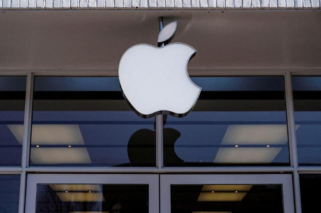苹果拿下一项折叠产品技术专利 距离用上折叠iPhone不远了？
