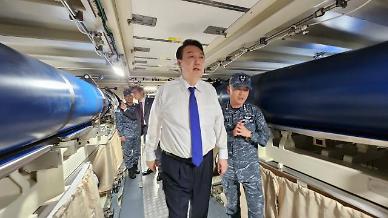 尹, 강제징용 해법 논란에 미래 위한 결단 정면돌파