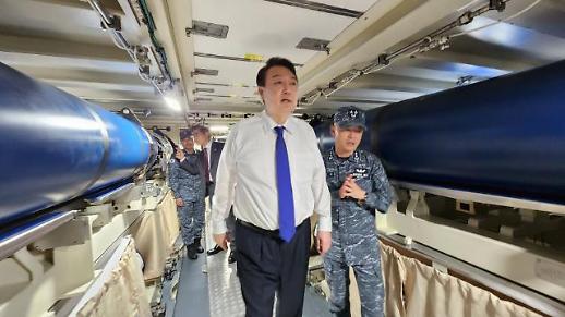 尹, 강제징용 해법 논란에 미래 위한 결단 정면돌파