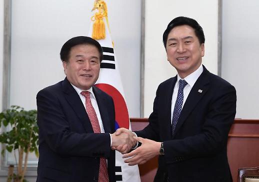 [아주경제 여론조사] 벌써부터 당·대 관계 우려…과반이 대통령실 우위