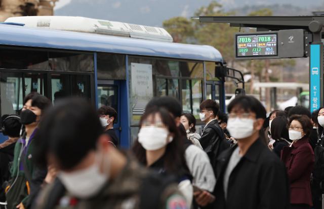 韓国、公共交通機関の室内マスク着用全面解除を宣言…今月20日から適用