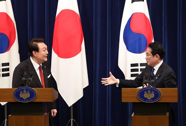 기시다, 尹에 위안부 합의‧수산물 수입 요구...대통령실 "논의 공개 부적절"