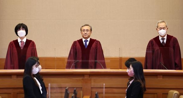 [기사회생 검수완박] 헌재 검수완박, 심의·표결권 침해…무효는 아냐