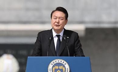 [이주의 여론조사] 방일 외교에 꿈틀댄 尹 지지율…외교 아닌 경제·민생 챙겨야