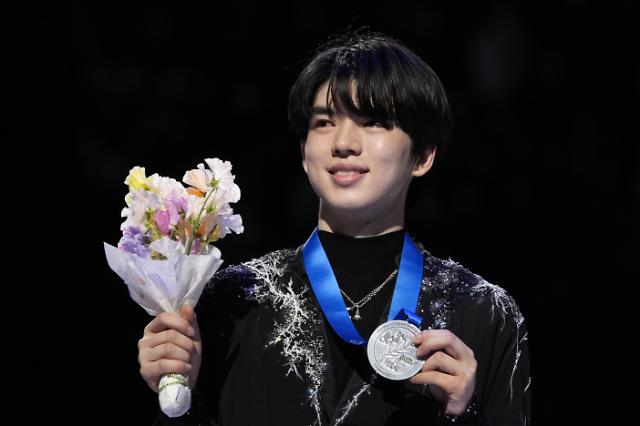피겨 간판 차준환, 세계선수권 은메달…한국 남자 선수 첫 입상