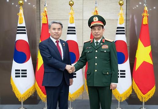 Bộ trưởng Quốc phòng Việt Nam hội đàm với Bộ trưởng Quốc phòng Hàn Quốc