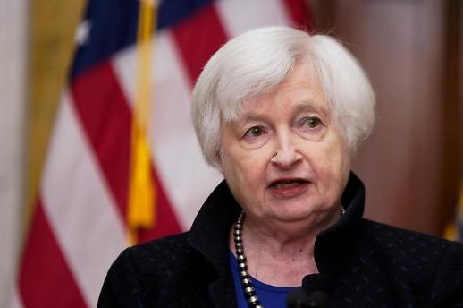 美 재무세계 경제 전망 밝아 vs IMF 은행 위기 성장에 걸림돌