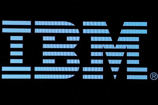 IBM CEO, AI로 채용 중단 시사…인사 등 7800개 일자리 사라질 것