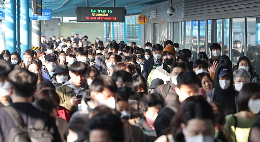地铁拥挤程度一目了然 首尔将研发AI实时监测系统