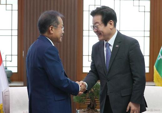 ​보수 심장 대구 찾은 李 나라 팔아먹어도 OO당에 표 준다 생각 안돼
