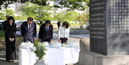 韩日首脑追悼广岛原子弹爆炸韩籍遇难者