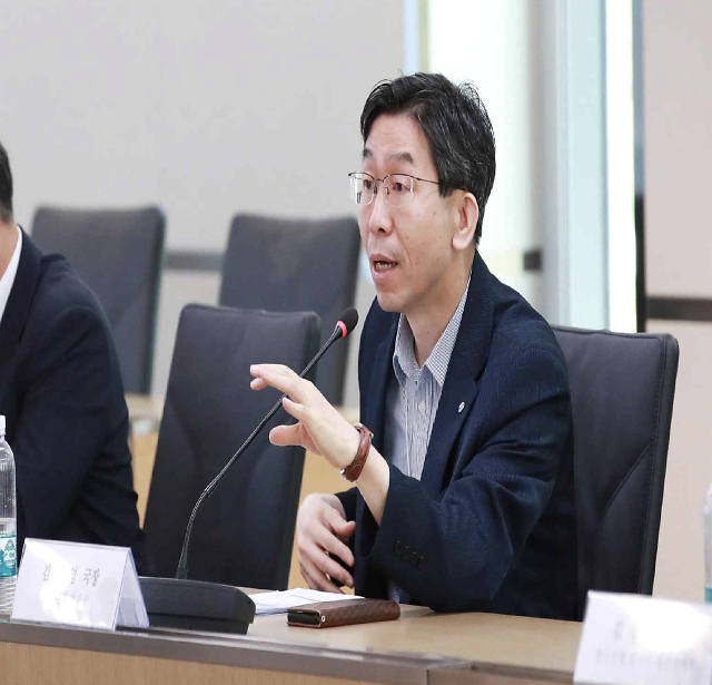 협의회 의장을 맡은 김근영 한국은행 발권국장이 2023년 상반기 '화폐유통시스템 유관기관 협의회' 정기회의에 참석해 발언하고 있다. 