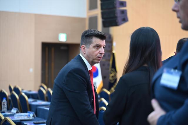 Romanian labor law expert advises S. Korea to rebuild work-life balance environment