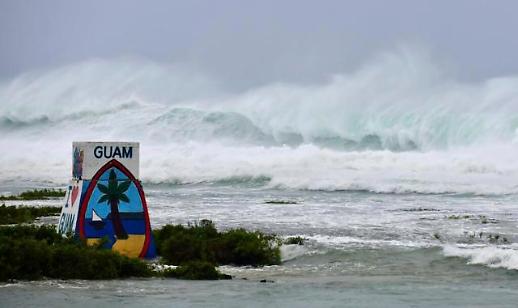 괌 할퀸 태풍 마와르 위험한 우회전…한국 영향은