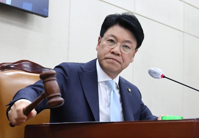 국회 과학기술정보방송통신위원장에 선출된 장제원 국민의힘 의원