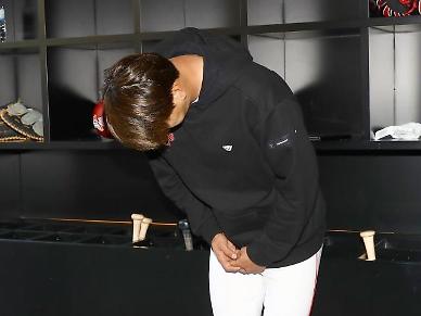 [포토] 고개 숙인 김광현