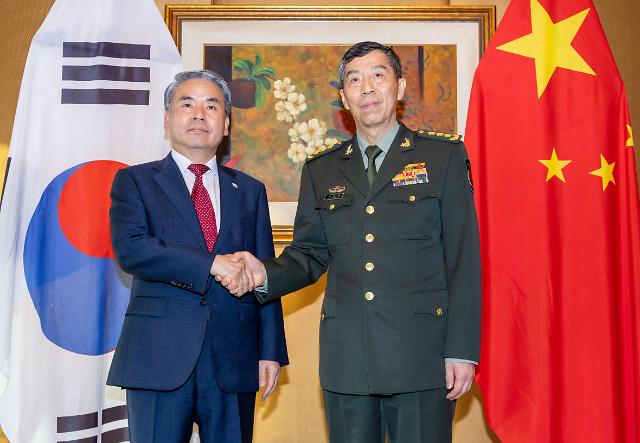 韩中防长在香格里拉对话期间举行双边会晤