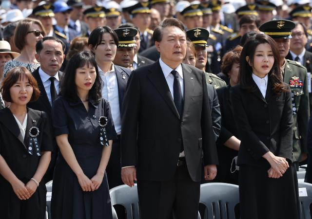 尹锡悦出席显忠日纪念仪式 强调韩美升级为"核同盟"