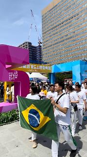 Seoul attracts thousands of visitors through multicultural festival in iconic squares  