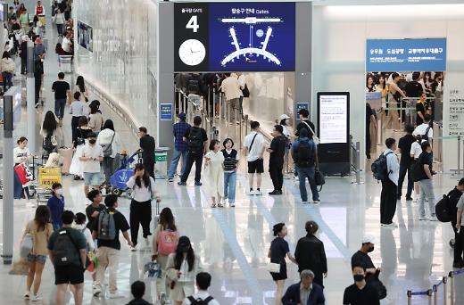 访韩游客蜂拥而至 韩法务部改进仁川机场出入境审查环境