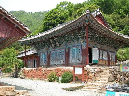 강진 백련사 대웅보전 보물로 지정됐다