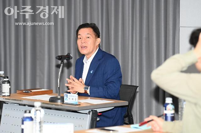 이재준 수원시장이 발대식에서 발언하고 있다 사진수원시