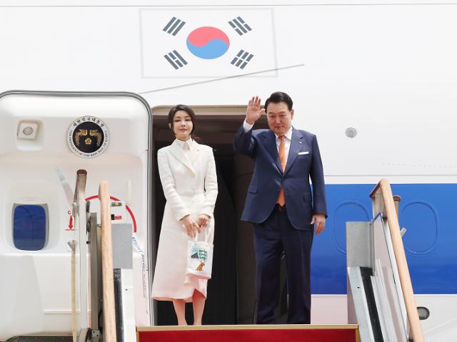 Ngày 10 theo giờ địa phương Tổng thống Yoon Suk-yeol và phu nhân bắt đầu lên đường dự Hội nghị thượng đỉnh NATO và chuyến công du Ba Lan ẢnhYonhap News