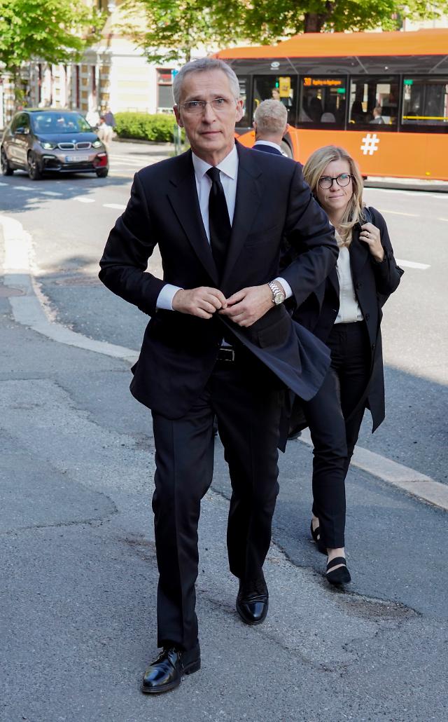 epa10652762 NATO Secretary General Jens Stoltenberg C arrives for the funeral of Arne Strand in Frogner church in Oslo Norway 25 May 2023 Arne Strand was a Norwegian journalist and politician for the Labour Party He was the political editor in the newspaper Dagsavisen until his death on 10 May 2023  EPAOle Berg-Rusten NORWAY OUT2023-05-25 222707
저작권자 ⓒ 1980-2023 ㈜연합뉴스 무단 전재 재배포 금지  