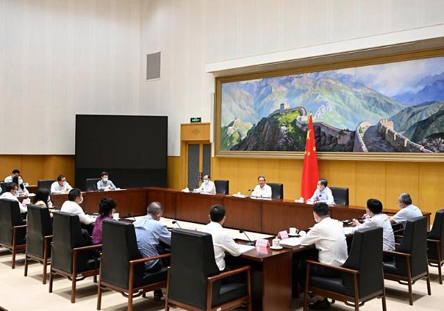 리창 중국 총리가 12일 플랫폼 기업 대표들과 만나 좌담회를 가졌다 사진신화통신