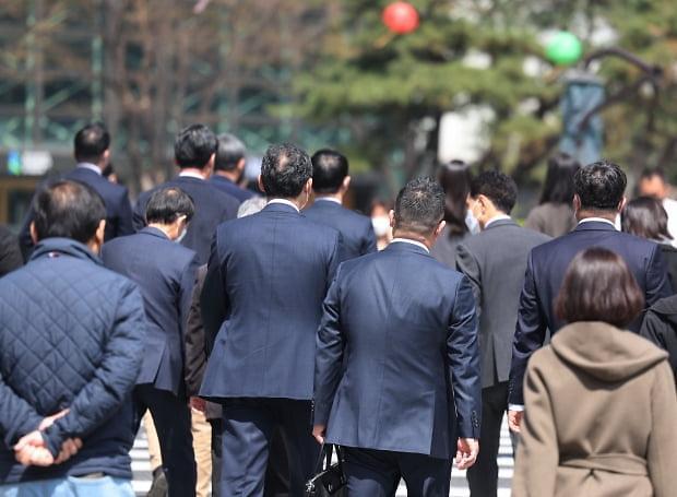 调查：仅三成首尔市民有信心在现职场干到退休