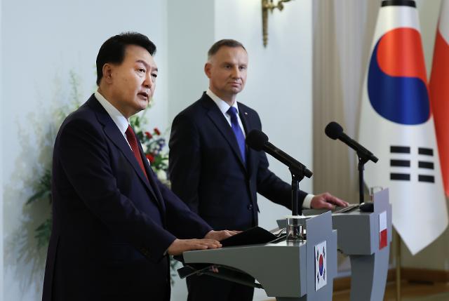 윤석열 대통령 한·폴란드 정상 공동언론발표 발언
    바르샤바연합뉴스 임헌정 기자  폴란드를 공식 방문 중인 윤석열 대통령이 13일현지시간 바르샤바 대통령궁에서 열린 안제이 두다 폴란드 대통령과의 한·폴란드 정상회담 공동언론발표에서 발언하고 있다 2023713
    kaneynacokr2023-07-13 205716
저작권자 ⓒ 1980-2023 ㈜연합뉴스 무단 전재 재배포 금지저작권자 ⓒ 1980-2023 ㈜연합뉴스 무단 전재 재배포 금지