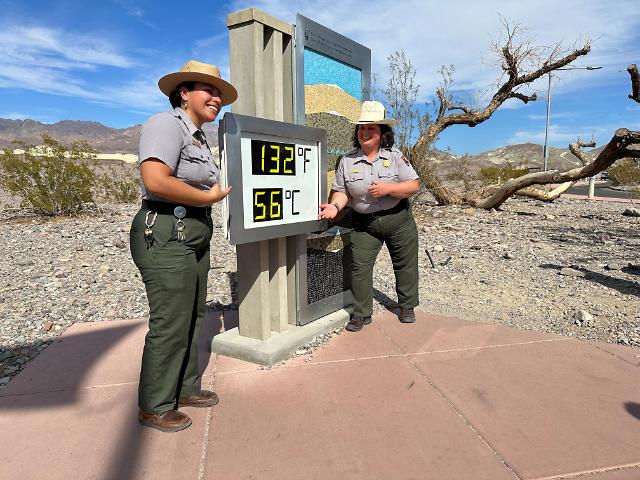 7월 16일현지시간 미국 캘리포니아 사막 지역 데스밸리의 비공식 기온이 56도를 찍은 모습 사진로이터 연합뉴스 