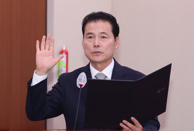 선서하는 김영호 통일부 장관 후보자
    서울연합뉴스 하사헌 기자  김영호 통일부 장관 후보자가 21일 오후 서울 여의도 국회에서 열린 인사청문회에서 선서하고 있다 2023721
    toadboyynacokr2023-07-21 153747
저작권자 ⓒ 1980-2023 ㈜연합뉴스 무단 전재 재배포 금지저작권자 ⓒ 1980-2023 ㈜연합뉴스 무단 전재 재배포 금지