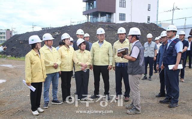 대구시의회 건설교통위원회는 제302회 임시회 기간 중 캠프워커 반환부지 개발사업 현장을 찾아 추진현황을 살폈다 
 사진대구시의회 