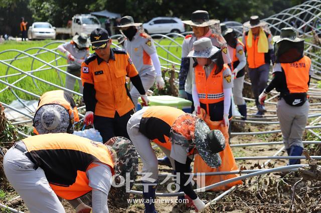 전남 곡성 의용소방대 복구 작업 지원 장면 사진경상북도소방본부