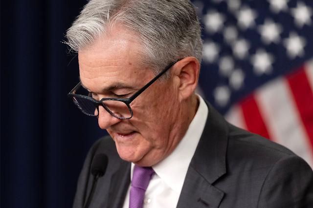 epa10770230 US Federal Reserve Board Chairman Jerome Powell holds a news conference after a Federal Open Market Committee meeting at the William McChesney Martin Jr Federal Reserve Board Building in Washington DC USA 26 July 2023 Powell announced a 025 percentage point interest rate increase  EPAMICHAEL REYNOLDS2023-07-27 050734
저작권자 ⓒ 1980-2023 ㈜연합뉴스 무단 전재 재배포 금지  