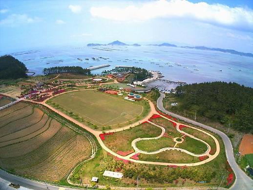 쏟아지는 별무리 보며 캠핑...땅끝 해남은 어때?