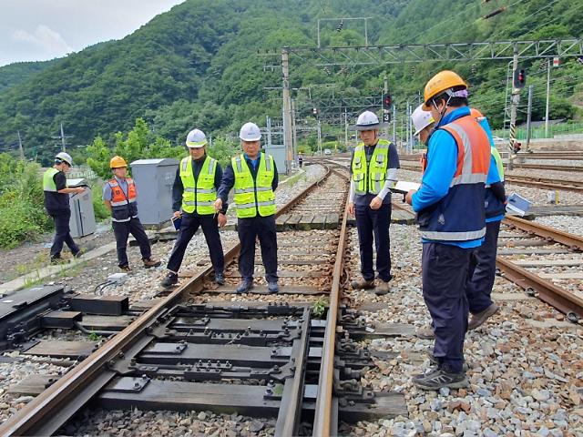한국철도 강원본부가 철암역에서 안전점검 중에 있다사진한국철도 강원본부
