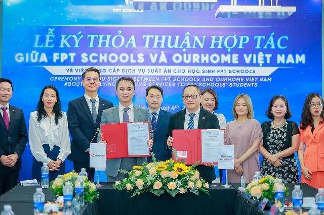 Đại diện FPT Schools và OurHome Vietnam ký kết thỏa thuận hợp tác ẢnhOur Home