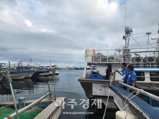 구룡포항 어선 결박 상태 점검 모습 사진포항해양경찰서