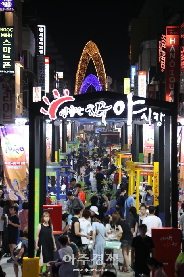 지난 2019년 운영한 포항 중앙상가 야시장 전경 사진포항시