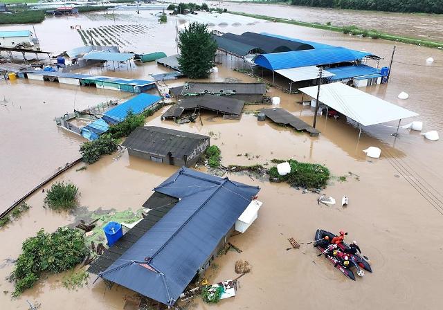 태풍 카눈으로 침수된 대구 군위군의 한 마을 사진연합뉴스