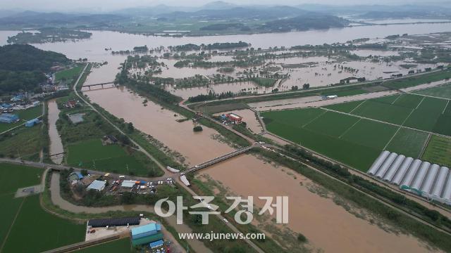 지난 7월 폭우로 농경지 침수피해를 입은 익산시 용안면 일대사진익산시