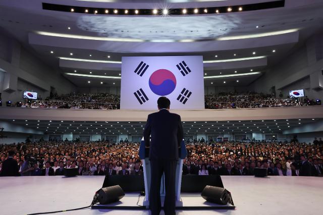 윤석열 대통령이 15일 서울 서대문구 이화여대 대강당에서 열린 제78주년 광복절 경축식에서 경축사를 하고 있다 사진연합뉴스