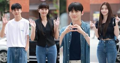 [슬라이드 포토] 소용없어 거짓말 쫑파티 참석한 배우들