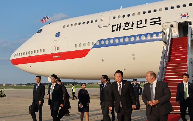 Presidential jet carrying President Yoon Suk-yeol lands on U.S. Air Force base for trilateral summit